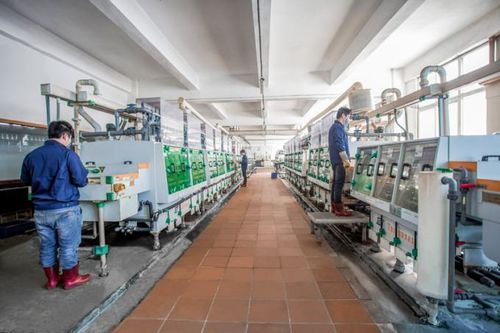 Ultime notizie aziendali su Graffiti metallici di precisione per le industrie globali:Micro-precisione e consegna rapida