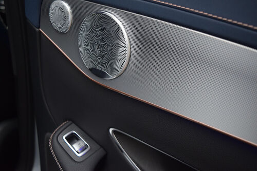 Ultime notizie aziendali su Il contributo di Xinhaisen alle parti di precisione automobilistiche: innalzamento degli standard del settore