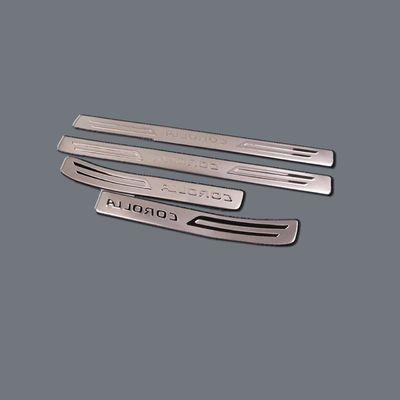 Un buon prezzo. Griglie di metallo di precisione incise resistenti alla corrosione per interni automobilistici in linea