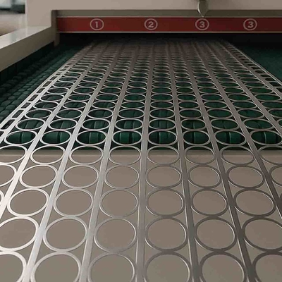 Un buon prezzo. Servizio di incisione roll-to-roll di precisione per la produzione di massa ad alta velocità in linea