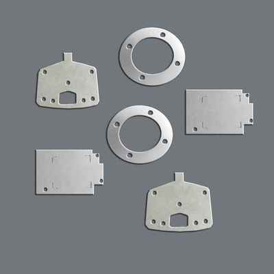 Un buon prezzo. Scaffalature di metallo per incisione chimica con bordi senza foratura con tolleranza di ± 0,01 mm in linea