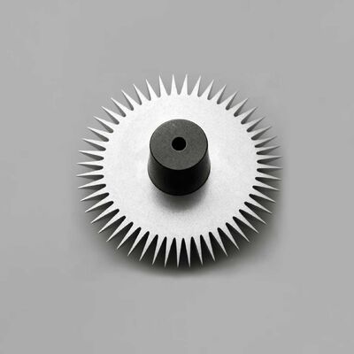 Un buon prezzo. Aghi di bellezza per cosmetici da prototipo a produzione di massa in linea