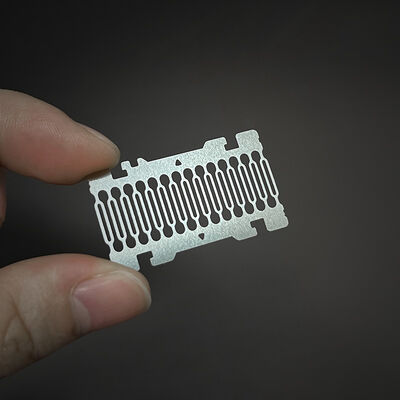 Un buon prezzo. Custom Chemical Metal Etching Ultra Thin Stainless Steel Electric Razor Accessories in linea